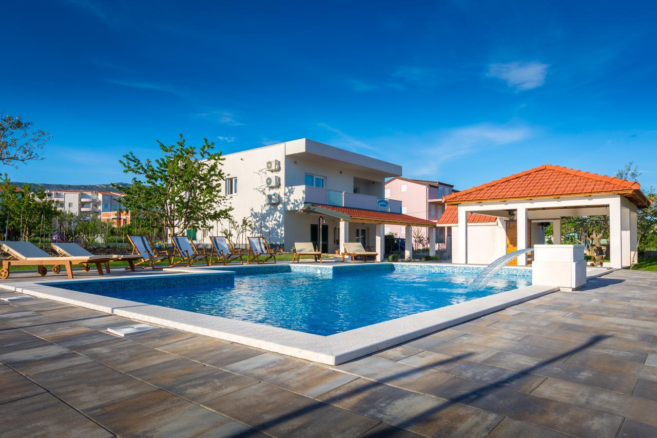 Villa Apartments Marko & Simun Kaštela Exterior foto