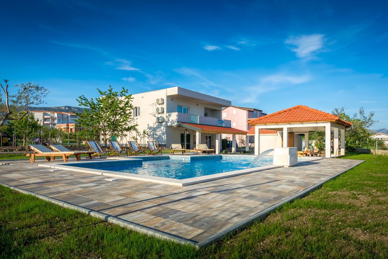 Villa Apartments Marko & Simun Kaštela Exterior foto